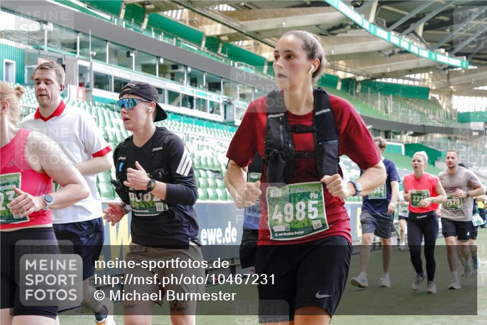 13.09.2026 - 21. swb-Marathon Bremen Michael Burmester http://msf.ph/oto/10467231 13.09.2026 13:13:35 Laufen im Stadion 118, 183, 270, 278, 349, 460, 514, 576, 600, 631, 695, 702, 768, 933, 950, 956, 1005, 1143, 1286, 1334, 1392, 1408, 1426, 1573, 1596, 1641, 1991, 2005, 2024, 2035, 2079, 2233, 2264, 2336, 2387, 2412, 2439, 2457, 2461, 2478, 2505, 2521, 2540, 2564, 2612, 2665, 2684, 2693, 2765, 2773, 2792, 2815, 2816, 2829, 2860, 2884, 2887, 2895, 2921, 2963, 2966, 2972, 2975, 3016, 3111, 3143, 3155, 3209, 3253, 3277, 3293, 3304, 3313, 3378, 3405, 3428, 3434, 3653, 3661 meine-sportfotos.de