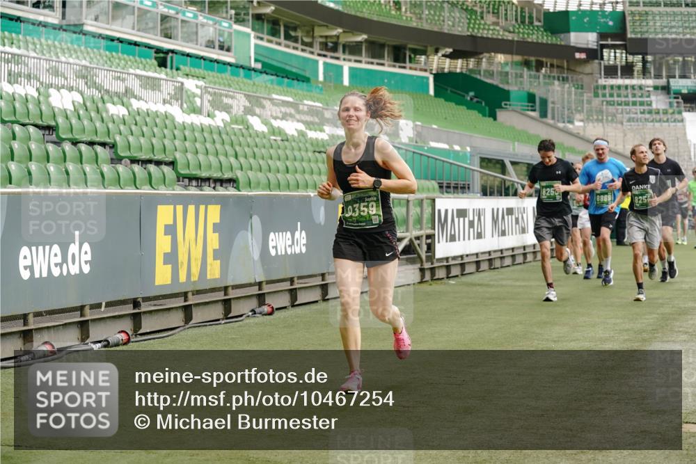 13.09.2026 - 21. swb-Marathon Bremen Michael Burmester http://msf.ph/oto/10467254 13.09.2026 12:57:12 Laufen im Stadion 307, 334, 411, 431, 465, 769, 776, 854, 857, 876, 909, 926, 948, 1010, 1130, 1191, 1199, 1254, 1535, 1601, 1750, 1752, 1809, 1881, 1900, 1972, 2001, 2040, 2046, 2051, 2075, 2122, 2260, 2324, 2371, 2402, 2423, 2473, 2493, 2535, 2634, 2640, 2671, 2761, 2812, 2903, 2904, 2948, 3051, 3078, 3119, 3182, 3202, 3290, 3319, 3348, 3411, 3450, 3458, 3508, 3514, 3634, 3685, 3690, 3760, 3813, 3866, 3939, 4101, 4135, 4171, 4316, 4319, 4455, 4479 meine-sportfotos.de