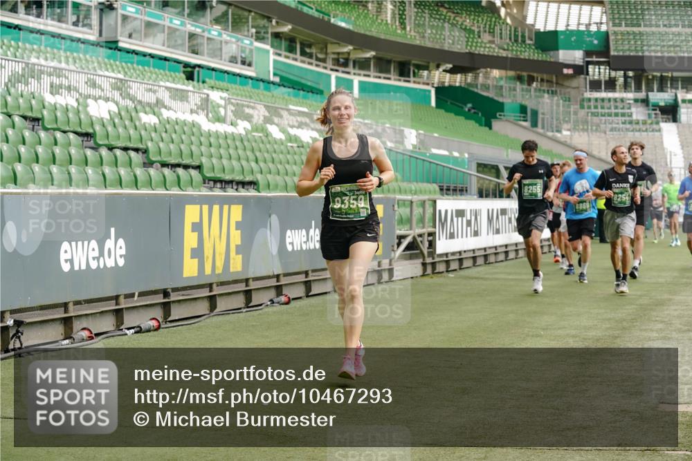 13.09.2026 - 21. swb-Marathon Bremen Michael Burmester http://msf.ph/oto/10467293 13.09.2026 12:57:12 Laufen im Stadion 307, 334, 411, 431, 465, 769, 776, 854, 857, 876, 909, 926, 948, 1010, 1130, 1191, 1199, 1254, 1535, 1601, 1750, 1752, 1809, 1881, 1900, 1972, 2001, 2040, 2046, 2051, 2075, 2122, 2260, 2324, 2371, 2402, 2423, 2473, 2493, 2535, 2634, 2640, 2671, 2761, 2812, 2903, 2904, 2948, 3051, 3078, 3119, 3182, 3202, 3290, 3319, 3348, 3411, 3450, 3458, 3508, 3514, 3634, 3685, 3690, 3760, 3813, 3866, 3939, 4101, 4135, 4171, 4316, 4319, 4455, 4479 meine-sportfotos.de