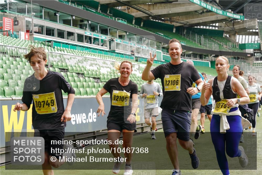 13.09.2026 - 21. swb-Marathon Bremen Michael Burmester http://msf.ph/oto/10467368 13.09.2026 10:35:53 Laufen im Stadion 10093, 10144, 10147, 10152, 10157, 10160, 10173, 10175, 10181, 10182, 10185, 10187, 10195, 10245, 10251, 10263, 10272, 10275, 10278, 10291, 10306, 10309, 10338, 10357, 10367, 10368, 10369, 10377, 10382, 10390, 10403, 10409, 10411, 10420, 10427, 10429, 10439, 10473, 10477, 10481, 10485, 10492, 10528, 10531, 10559, 10560, 10569, 10607, 10617, 10636, 10639, 10669, 10671, 10672, 10677, 10715, 10928, 11162, 11343, 11803, 11965, 10146, 10222 meine-sportfotos.de