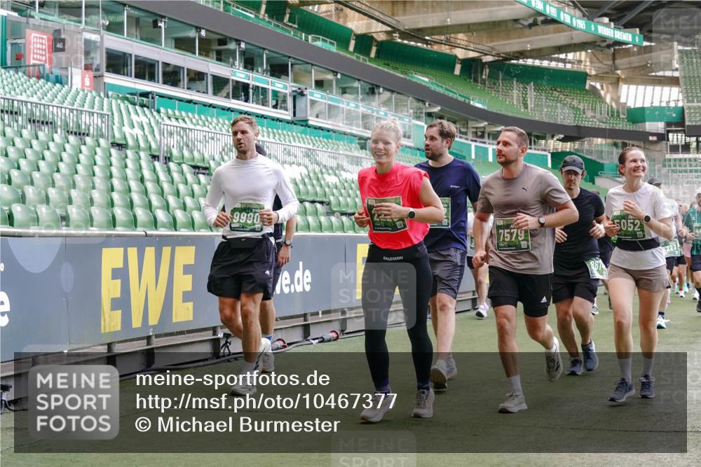 13.09.2026 - 21. swb-Marathon Bremen Michael Burmester http://msf.ph/oto/10467377 13.09.2026 13:13:36 Laufen im Stadion 118, 183, 270, 278, 349, 460, 514, 576, 600, 631, 695, 702, 768, 933, 950, 956, 1005, 1143, 1286, 1334, 1392, 1408, 1426, 1573, 1596, 1641, 1991, 2005, 2024, 2035, 2079, 2233, 2264, 2336, 2387, 2412, 2439, 2457, 2461, 2478, 2505, 2521, 2540, 2564, 2612, 2665, 2684, 2693, 2765, 2773, 2792, 2815, 2816, 2829, 2860, 2884, 2887, 2895, 2921, 2963, 2966, 2972, 2975, 3016, 3111, 3143, 3155, 3209, 3253, 3277, 3293, 3304, 3313, 3378, 3405, 3428, 3434, 3653, 3661 meine-sportfotos.de