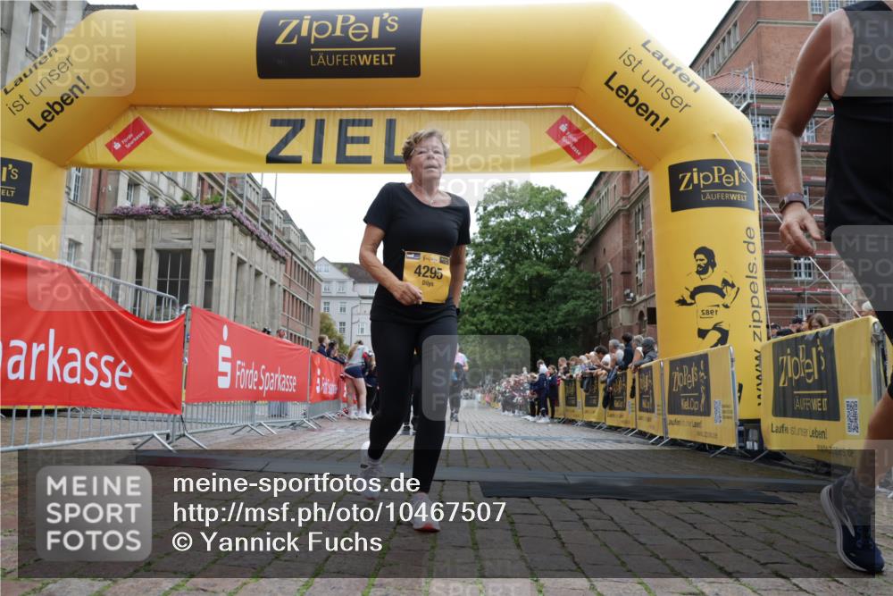 13.09.2026 - Kiel Lauf Yannick Fuchs http://msf.ph/oto/10467507 13.09.2026 10:05:39 Ziel 4295, 6219, 10456, 10457, 5050, 11874, 6850, 10466 meine-sportfotos.de