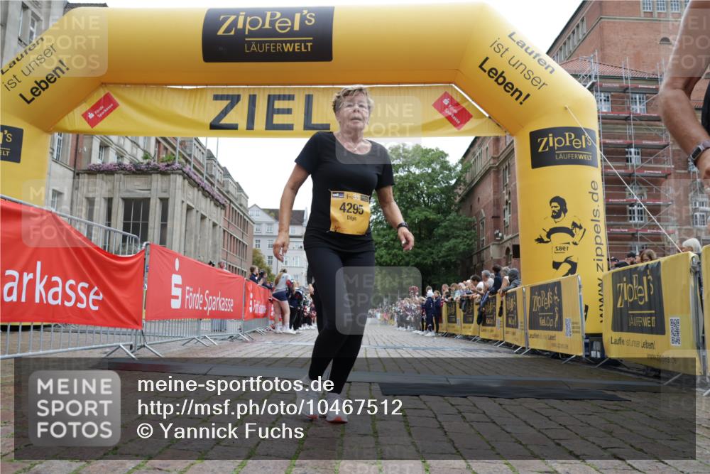13.09.2026 - Kiel Lauf Yannick Fuchs http://msf.ph/oto/10467512 13.09.2026 10:05:39 Ziel 4295, 6219, 10456, 10457, 5050, 11874, 6850, 10466 meine-sportfotos.de