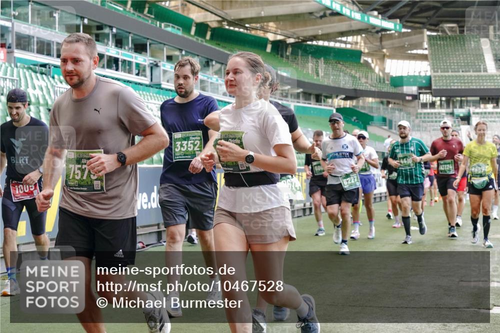 13.09.2026 - 21. swb-Marathon Bremen Michael Burmester http://msf.ph/oto/10467528 13.09.2026 13:13:38 Laufen im Stadion 118, 183, 270, 278, 349, 460, 514, 576, 600, 631, 695, 702, 768, 933, 950, 956, 1005, 1143, 1286, 1334, 1392, 1408, 1426, 1573, 1596, 1641, 1991, 2005, 2024, 2035, 2079, 2233, 2264, 2387, 2412, 2439, 2457, 2461, 2478, 2505, 2521, 2540, 2564, 2612, 2665, 2684, 2693, 2765, 2773, 2792, 2815, 2816, 2829, 2860, 2884, 2887, 2895, 2921, 2963, 2966, 2972, 2975, 3016, 3111, 3155, 3209, 3253, 3277, 3293, 3304, 3313, 3378, 3405, 3428, 3434, 3653, 3661 meine-sportfotos.de