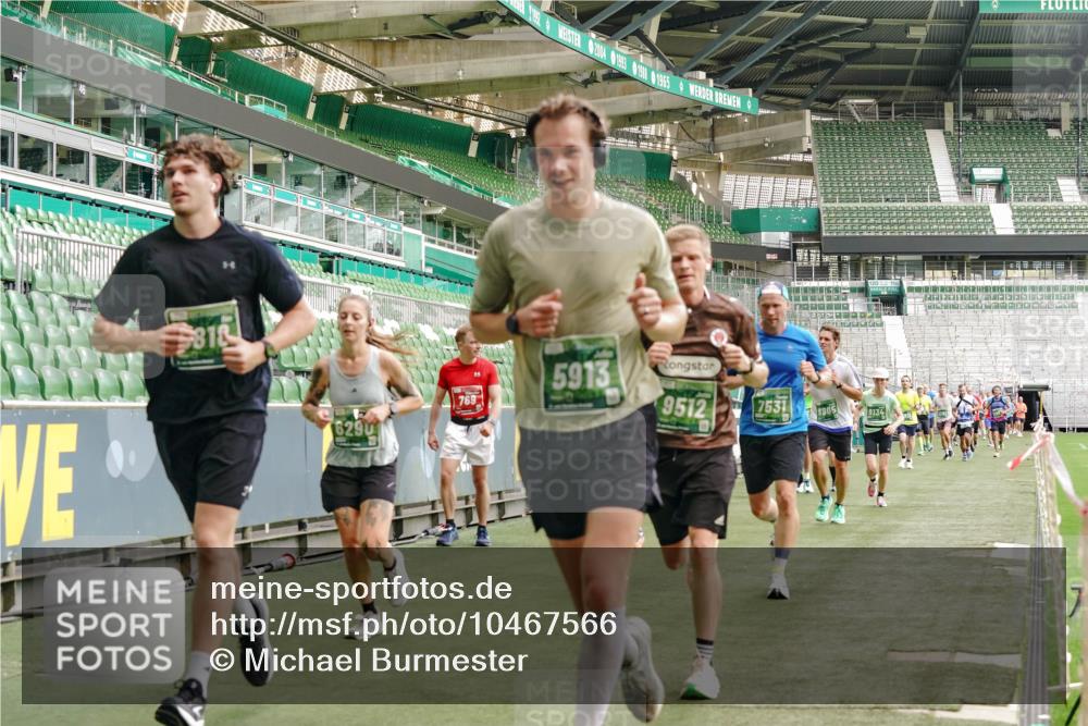 13.09.2026 - 21. swb-Marathon Bremen Michael Burmester http://msf.ph/oto/10467566 13.09.2026 12:57:18 Laufen im Stadion 307, 334, 431, 465, 769, 776, 789, 790, 857, 876, 909, 926, 948, 1010, 1130, 1191, 1199, 1254, 1535, 1601, 1750, 1752, 1809, 1881, 1900, 1972, 2001, 2040, 2046, 2051, 2075, 2260, 2324, 2371, 2397, 2402, 2423, 2473, 2493, 2535, 2634, 2640, 2671, 2761, 2812, 2903, 2904, 2948, 3051, 3078, 3119, 3138, 3182, 3186, 3202, 3290, 3319, 3348, 3411, 3450, 3458, 3508, 3514, 3634, 3655, 3685, 3690, 3695, 3760, 3813, 3866, 3939, 4101, 4171, 4316, 4319, 4455, 4479 meine-sportfotos.de