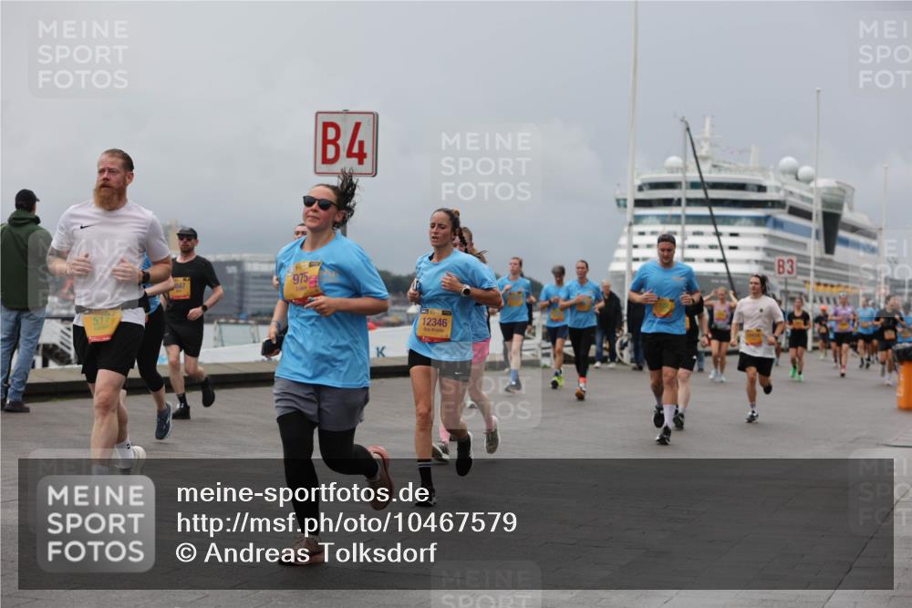 13.09.2026 - Kiel Lauf Andreas Tolksdorf http://msf.ph/oto/10467579 13.09.2026 12:08:03 Kiellinie 517, 847, 975, 4, 12346, 3 meine-sportfotos.de