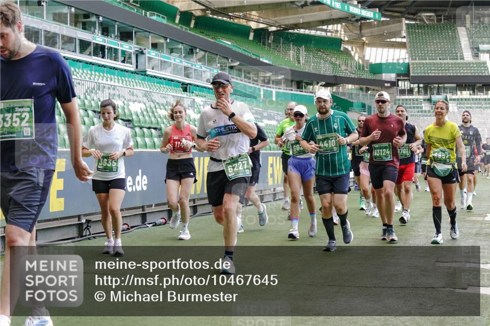 13.09.2026 - 21. swb-Marathon Bremen Michael Burmester http://msf.ph/oto/10467645 13.09.2026 13:13:39 Laufen im Stadion 118, 183, 270, 278, 349, 460, 514, 576, 600, 631, 695, 702, 768, 933, 950, 956, 1005, 1143, 1286, 1334, 1392, 1408, 1426, 1573, 1596, 1641, 1819, 1991, 2005, 2024, 2035, 2079, 2233, 2264, 2387, 2412, 2439, 2457, 2461, 2478, 2505, 2521, 2540, 2564, 2612, 2665, 2684, 2693, 2765, 2773, 2792, 2815, 2816, 2829, 2860, 2884, 2887, 2895, 2921, 2963, 2966, 2972, 2975, 3016, 3111, 3155, 3209, 3253, 3277, 3293, 3304, 3313, 3378, 3405, 3428, 3434, 3653, 3661 meine-sportfotos.de