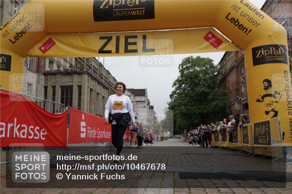 13.09.2026 - Kiel Lauf Yannick Fuchs http://msf.ph/oto/10467678 13.09.2026 10:06:26 Ziel 10582, 6850, 10466, 11398 meine-sportfotos.de