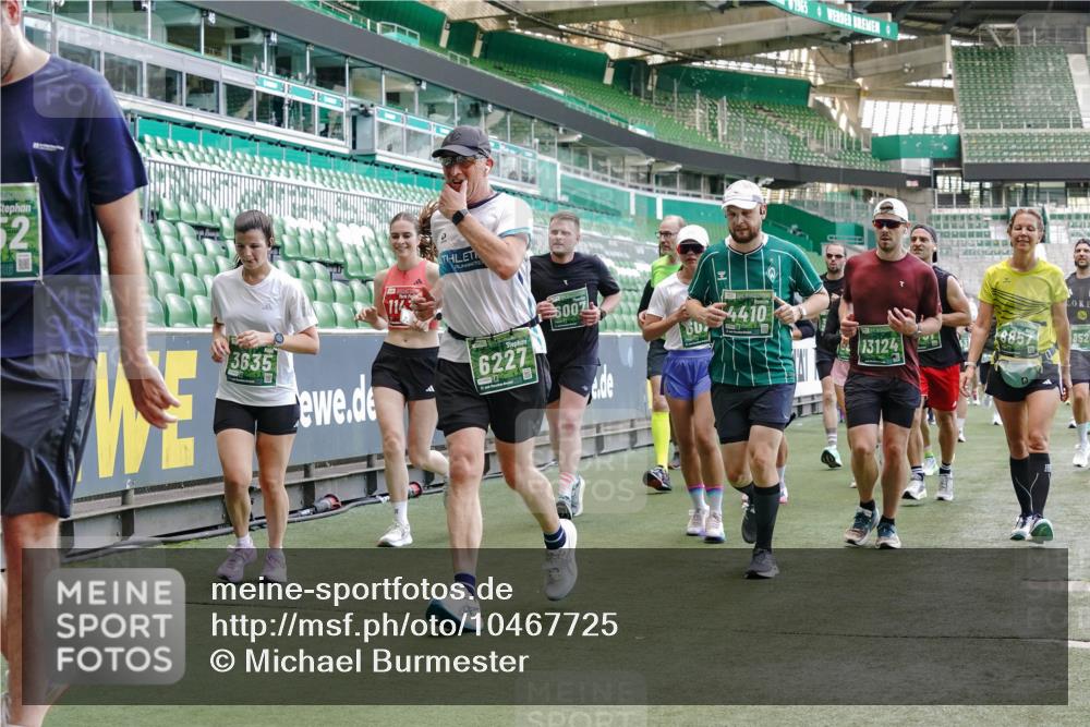 13.09.2026 - 21. swb-Marathon Bremen Michael Burmester http://msf.ph/oto/10467725 13.09.2026 13:13:40 Laufen im Stadion 118, 183, 270, 278, 349, 460, 514, 576, 600, 631, 695, 702, 768, 933, 950, 956, 1005, 1143, 1286, 1334, 1392, 1408, 1426, 1573, 1596, 1641, 1818, 1819, 1991, 2005, 2024, 2035, 2079, 2233, 2264, 2387, 2412, 2439, 2457, 2461, 2478, 2505, 2521, 2540, 2564, 2612, 2665, 2684, 2693, 2765, 2773, 2792, 2815, 2816, 2829, 2860, 2884, 2887, 2895, 2921, 2963, 2966, 2972, 2975, 3016, 3111, 3155, 3209, 3253, 3277, 3293, 3304, 3313, 3378, 3405, 3428, 3434, 3653, 3661 meine-sportfotos.de