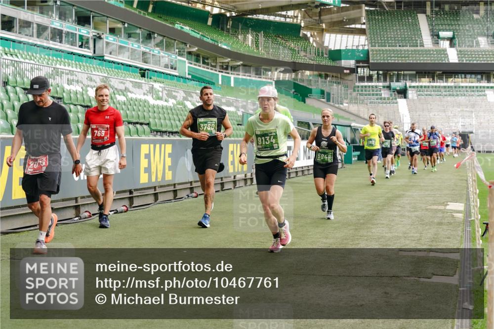 13.09.2026 - 21. swb-Marathon Bremen Michael Burmester http://msf.ph/oto/10467761 13.09.2026 12:57:23 Laufen im Stadion 307, 334, 431, 465, 672, 769, 776, 789, 790, 857, 876, 909, 926, 948, 1010, 1119, 1130, 1191, 1199, 1254, 1535, 1601, 1647, 1750, 1752, 1809, 1881, 1900, 1933, 1972, 2001, 2040, 2046, 2051, 2075, 2324, 2371, 2397, 2402, 2423, 2473, 2493, 2535, 2634, 2640, 2671, 2761, 2812, 2903, 2904, 2948, 3051, 3078, 3119, 3138, 3182, 3186, 3202, 3290, 3319, 3348, 3411, 3450, 3458, 3508, 3514, 3534, 3634, 3655, 3685, 3690, 3695, 3760, 3813, 3866, 3939, 4101, 4171, 4316, 4319, 4455, 4479 meine-sportfotos.de