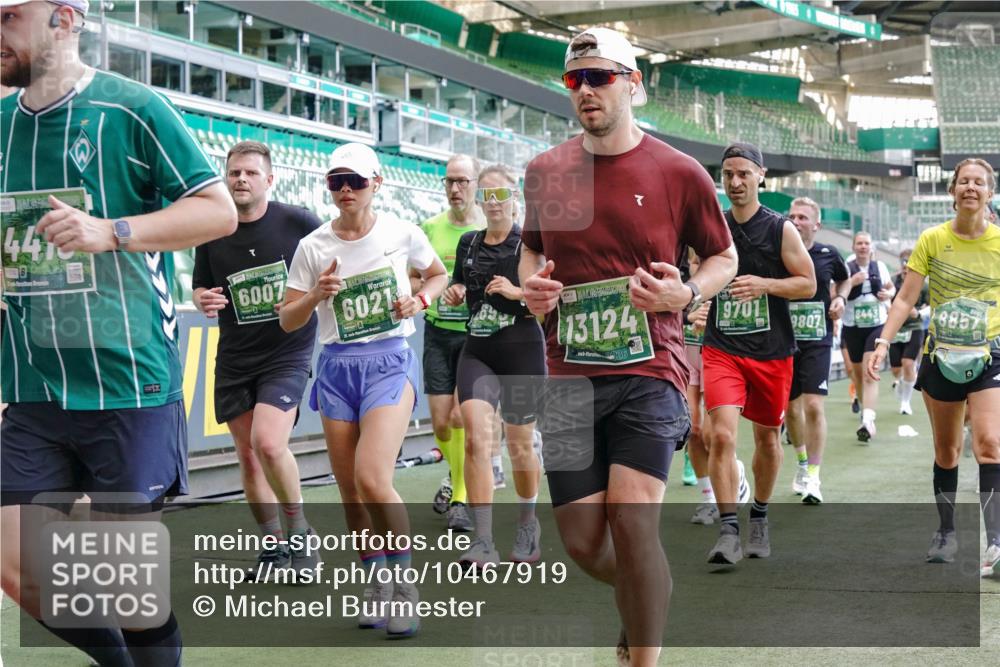 13.09.2026 - 21. swb-Marathon Bremen Michael Burmester http://msf.ph/oto/10467919 13.09.2026 13:13:42 Laufen im Stadion 118, 183, 270, 278, 349, 460, 514, 576, 600, 631, 695, 702, 768, 933, 950, 956, 1005, 1143, 1286, 1334, 1392, 1408, 1426, 1573, 1596, 1641, 1818, 1819, 1991, 2005, 2024, 2035, 2079, 2233, 2264, 2387, 2412, 2439, 2457, 2461, 2478, 2505, 2521, 2540, 2564, 2612, 2665, 2684, 2693, 2765, 2773, 2792, 2815, 2816, 2829, 2860, 2884, 2887, 2895, 2921, 2963, 2966, 2972, 2975, 3016, 3111, 3155, 3209, 3253, 3277, 3293, 3304, 3313, 3378, 3405, 3428, 3434, 3653, 3661 meine-sportfotos.de