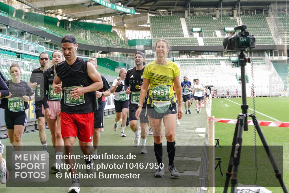 13.09.2026 - 21. swb-Marathon Bremen Michael Burmester http://msf.ph/oto/10467950 13.09.2026 13:13:43 Laufen im Stadion 118, 183, 270, 278, 349, 460, 514, 576, 600, 631, 695, 702, 768, 933, 950, 956, 1005, 1143, 1286, 1334, 1392, 1408, 1426, 1573, 1596, 1641, 1818, 1819, 1991, 2005, 2024, 2035, 2079, 2233, 2264, 2387, 2412, 2439, 2457, 2461, 2478, 2505, 2521, 2540, 2564, 2612, 2665, 2684, 2693, 2765, 2773, 2792, 2815, 2816, 2829, 2860, 2884, 2887, 2895, 2921, 2963, 2966, 2972, 2975, 3016, 3111, 3155, 3209, 3253, 3277, 3293, 3304, 3313, 3378, 3405, 3428, 3434, 3653, 3661 meine-sportfotos.de