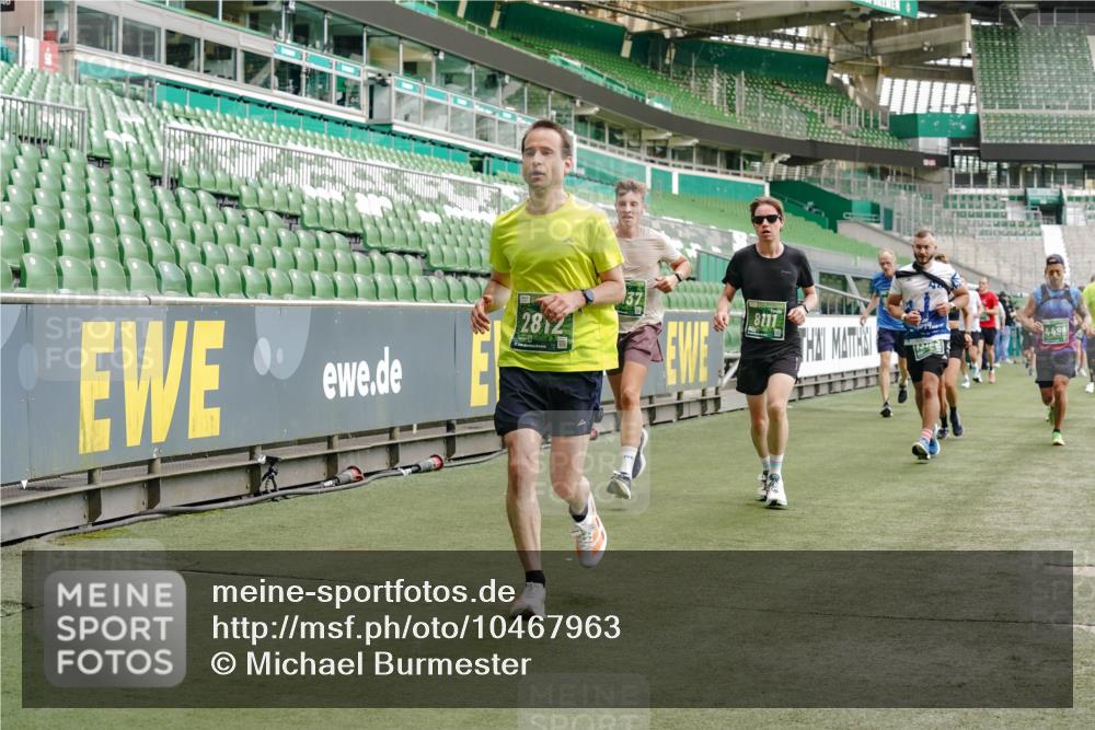 13.09.2026 - 21. swb-Marathon Bremen Michael Burmester http://msf.ph/oto/10467963 13.09.2026 12:57:29 Laufen im Stadion 141, 307, 334, 431, 511, 672, 769, 776, 789, 790, 857, 876, 909, 926, 948, 1010, 1119, 1130, 1191, 1199, 1254, 1535, 1601, 1647, 1752, 1809, 1881, 1900, 1933, 1972, 2001, 2040, 2046, 2051, 2075, 2324, 2371, 2397, 2402, 2423, 2473, 2493, 2535, 2634, 2640, 2671, 2761, 2812, 2903, 2904, 2948, 3051, 3078, 3119, 3138, 3148, 3182, 3186, 3202, 3290, 3319, 3338, 3348, 3450, 3458, 3514, 3534, 3634, 3655, 3685, 3690, 3695, 3760, 3813, 3866, 3933, 3939, 4101, 4171, 4316, 4319, 4455 meine-sportfotos.de