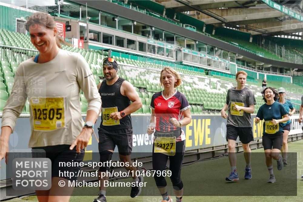 13.09.2026 - 21. swb-Marathon Bremen Michael Burmester http://msf.ph/oto/10467969 13.09.2026 10:35:59 Laufen im Stadion 10093, 10144, 10147, 10152, 10153, 10154, 10157, 10160, 10173, 10175, 10181, 10182, 10185, 10187, 10195, 10198, 10245, 10251, 10257, 10263, 10272, 10275, 10278, 10291, 10296, 10306, 10309, 10338, 10357, 10367, 10368, 10369, 10377, 10382, 10390, 10403, 10409, 10411, 10420, 10427, 10429, 10439, 10473, 10477, 10481, 10485, 10492, 10528, 10531, 10559, 10560, 10569, 10607, 10617, 10633, 10636, 10639, 10671, 10672, 10677, 10715, 10928, 11803, 11965, 10146, 10222 meine-sportfotos.de