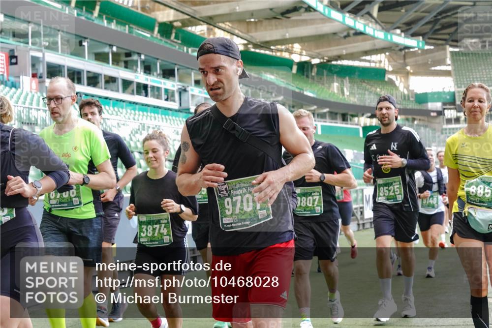 13.09.2026 - 21. swb-Marathon Bremen Michael Burmester http://msf.ph/oto/10468028 13.09.2026 13:13:44 Laufen im Stadion 118, 183, 270, 278, 349, 460, 514, 576, 600, 631, 695, 702, 768, 933, 950, 956, 1005, 1143, 1286, 1334, 1392, 1408, 1426, 1573, 1596, 1641, 1818, 1819, 1991, 2005, 2024, 2035, 2079, 2233, 2264, 2314, 2387, 2412, 2439, 2457, 2461, 2478, 2505, 2521, 2540, 2564, 2612, 2665, 2684, 2693, 2765, 2773, 2792, 2815, 2816, 2829, 2860, 2884, 2887, 2895, 2921, 2963, 2966, 2972, 2975, 3016, 3111, 3155, 3209, 3253, 3277, 3293, 3304, 3313, 3378, 3405, 3428, 3434, 3653, 3661 meine-sportfotos.de