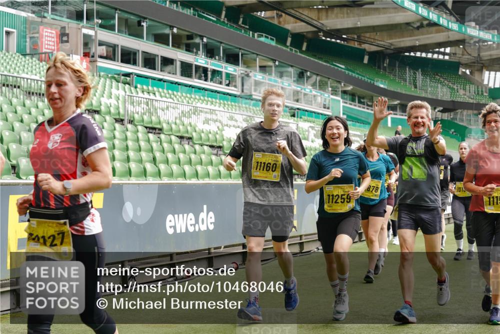 13.09.2026 - 21. swb-Marathon Bremen Michael Burmester http://msf.ph/oto/10468046 13.09.2026 10:36:00 Laufen im Stadion 10093, 10144, 10147, 10152, 10153, 10154, 10157, 10160, 10173, 10175, 10181, 10182, 10185, 10187, 10195, 10198, 10245, 10251, 10257, 10263, 10272, 10275, 10278, 10291, 10296, 10306, 10309, 10338, 10357, 10367, 10368, 10369, 10377, 10382, 10390, 10403, 10409, 10411, 10420, 10427, 10429, 10439, 10473, 10477, 10481, 10485, 10492, 10528, 10531, 10559, 10560, 10569, 10607, 10617, 10633, 10636, 10639, 10671, 10672, 10677, 10715, 10928, 11803, 11965, 10146, 10222 meine-sportfotos.de
