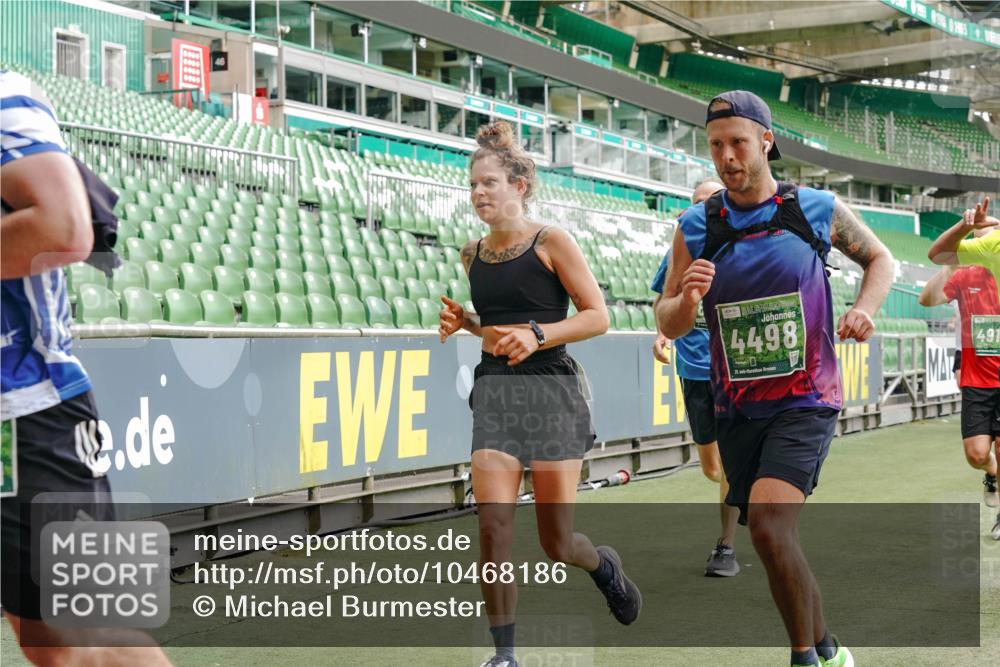 13.09.2026 - 21. swb-Marathon Bremen Michael Burmester http://msf.ph/oto/10468186 13.09.2026 12:57:34 Laufen im Stadion 141, 334, 431, 511, 672, 769, 776, 789, 790, 857, 876, 909, 926, 948, 1010, 1119, 1130, 1191, 1199, 1254, 1281, 1535, 1601, 1642, 1647, 1752, 1809, 1881, 1900, 1933, 1972, 2001, 2040, 2046, 2051, 2075, 2324, 2371, 2397, 2402, 2423, 2473, 2493, 2535, 2634, 2640, 2671, 2761, 2812, 2903, 2904, 2948, 3051, 3078, 3119, 3138, 3148, 3182, 3186, 3202, 3290, 3319, 3338, 3348, 3450, 3458, 3514, 3534, 3560, 3634, 3655, 3685, 3690, 3695, 3760, 3813, 3866, 3933, 3939, 4101, 4316, 4319 meine-sportfotos.de
