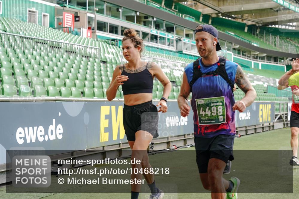 13.09.2026 - 21. swb-Marathon Bremen Michael Burmester http://msf.ph/oto/10468218 13.09.2026 12:57:34 Laufen im Stadion 141, 334, 431, 511, 672, 769, 776, 789, 790, 857, 876, 909, 926, 948, 1010, 1119, 1130, 1191, 1199, 1254, 1281, 1535, 1601, 1642, 1647, 1752, 1809, 1881, 1900, 1933, 1972, 2001, 2040, 2046, 2051, 2075, 2324, 2371, 2397, 2402, 2423, 2473, 2493, 2535, 2634, 2640, 2671, 2761, 2812, 2903, 2904, 2948, 3051, 3078, 3119, 3138, 3148, 3182, 3186, 3202, 3290, 3319, 3338, 3348, 3450, 3458, 3514, 3534, 3560, 3634, 3655, 3685, 3690, 3695, 3760, 3813, 3866, 3933, 3939, 4101, 4316, 4319 meine-sportfotos.de