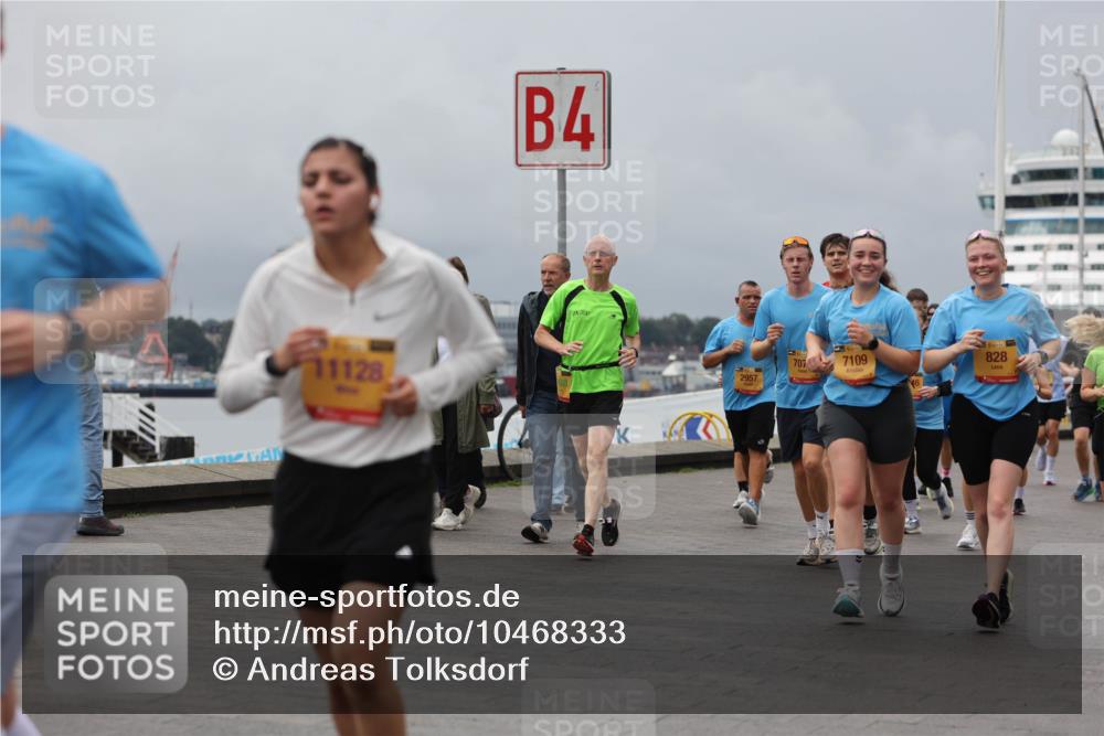13.09.2026 - Kiel Lauf Andreas Tolksdorf http://msf.ph/oto/10468333 13.09.2026 12:08:36 Kiellinie 11128, 4, 707, 7109, 2957, 138, 828 meine-sportfotos.de