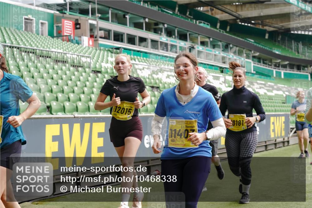 13.09.2026 - 21. swb-Marathon Bremen Michael Burmester http://msf.ph/oto/10468338 13.09.2026 10:36:03 Laufen im Stadion 10093, 10144, 10147, 10152, 10153, 10154, 10157, 10160, 10173, 10175, 10181, 10182, 10185, 10187, 10195, 10198, 10245, 10251, 10257, 10263, 10272, 10275, 10278, 10291, 10296, 10306, 10309, 10338, 10357, 10367, 10368, 10369, 10377, 10382, 10390, 10403, 10409, 10411, 10420, 10427, 10429, 10439, 10473, 10477, 10481, 10485, 10492, 10497, 10528, 10531, 10559, 10560, 10569, 10607, 10613, 10617, 10633, 10636, 10647, 10648, 10671, 10672, 10677, 10715, 10928 meine-sportfotos.de