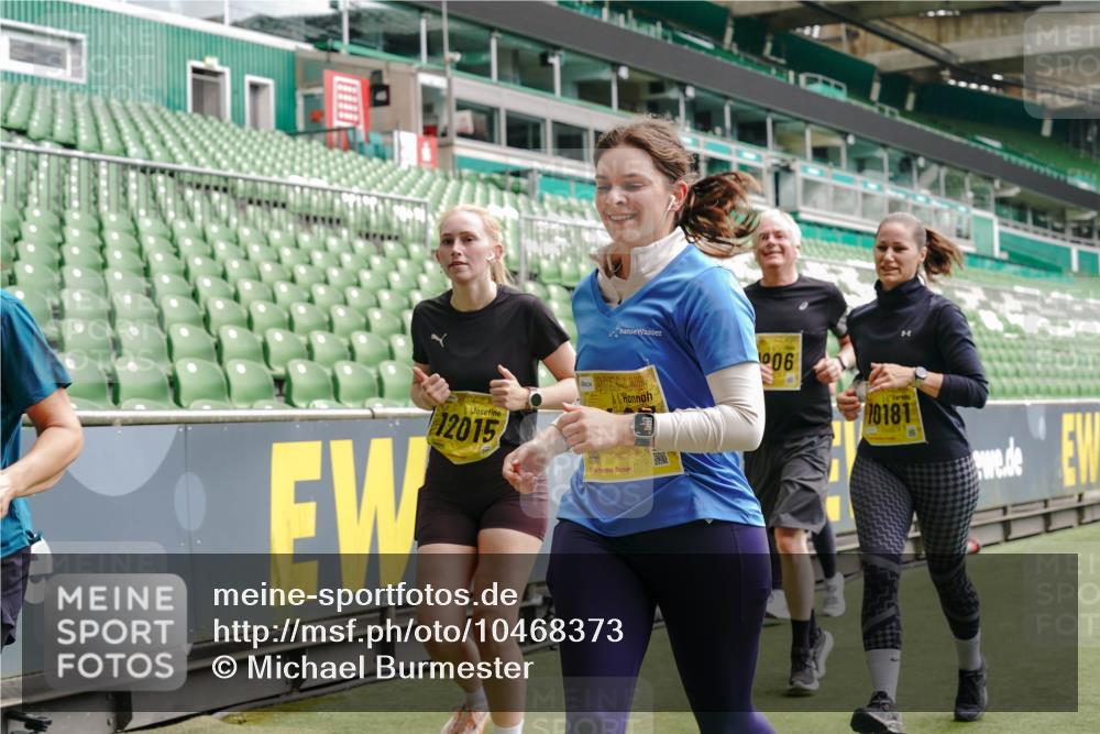 13.09.2026 - 21. swb-Marathon Bremen Michael Burmester http://msf.ph/oto/10468373 13.09.2026 10:36:03 Laufen im Stadion 10093, 10144, 10147, 10152, 10153, 10154, 10157, 10160, 10173, 10175, 10181, 10182, 10185, 10187, 10195, 10198, 10245, 10251, 10257, 10263, 10272, 10275, 10278, 10291, 10296, 10306, 10309, 10338, 10357, 10367, 10368, 10369, 10377, 10382, 10390, 10403, 10409, 10411, 10420, 10427, 10429, 10439, 10473, 10477, 10481, 10485, 10492, 10497, 10528, 10531, 10559, 10560, 10569, 10607, 10613, 10617, 10633, 10636, 10647, 10648, 10671, 10672, 10677, 10715, 10928 meine-sportfotos.de