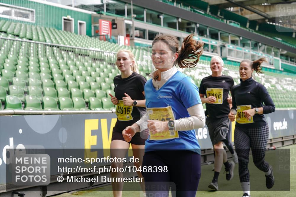 13.09.2026 - 21. swb-Marathon Bremen Michael Burmester http://msf.ph/oto/10468398 13.09.2026 10:36:03 Laufen im Stadion 10093, 10144, 10147, 10152, 10153, 10154, 10157, 10160, 10173, 10175, 10181, 10182, 10185, 10187, 10195, 10198, 10245, 10251, 10257, 10263, 10272, 10275, 10278, 10291, 10296, 10306, 10309, 10338, 10357, 10367, 10368, 10369, 10377, 10382, 10390, 10403, 10409, 10411, 10420, 10427, 10429, 10439, 10473, 10477, 10481, 10485, 10492, 10497, 10528, 10531, 10559, 10560, 10569, 10607, 10613, 10617, 10633, 10636, 10647, 10648, 10671, 10672, 10677, 10715, 10928 meine-sportfotos.de