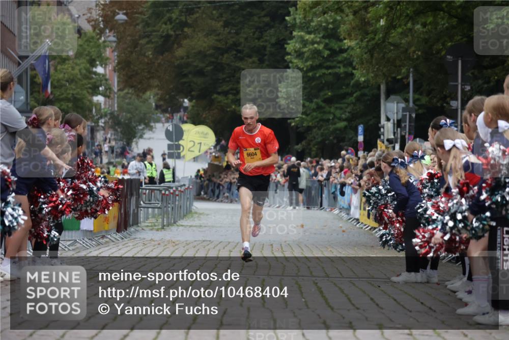 13.09.2026 - Kiel Lauf Yannick Fuchs http://msf.ph/oto/10468404 13.09.2026 10:18:55 Ziel 2539, 6604 meine-sportfotos.de
