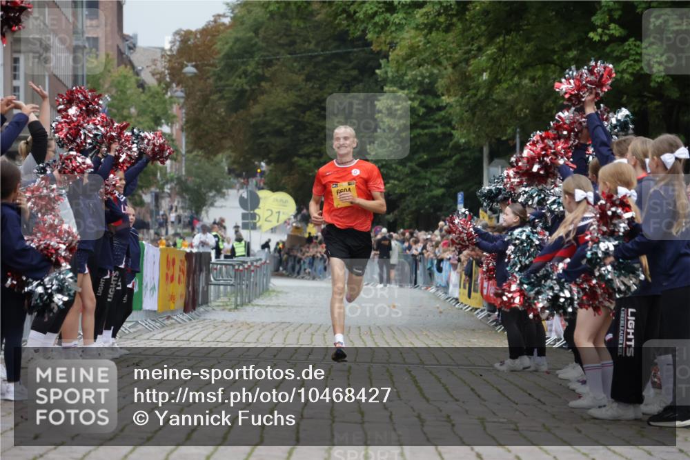 13.09.2026 - Kiel Lauf Yannick Fuchs http://msf.ph/oto/10468427 13.09.2026 10:18:56 Ziel 2539, 6604 meine-sportfotos.de