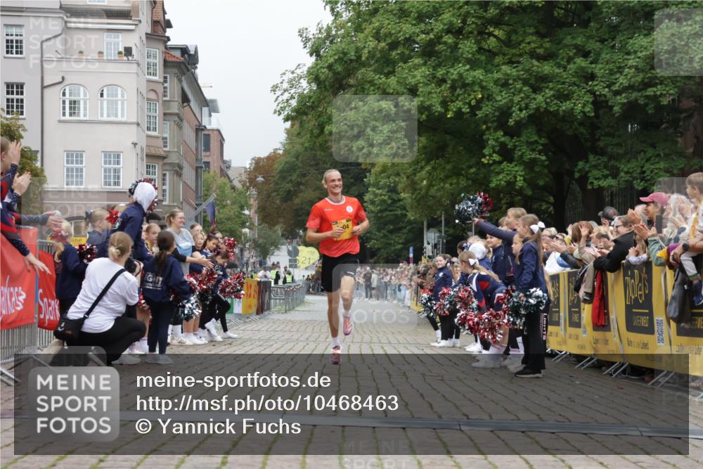 13.09.2026 - Kiel Lauf Yannick Fuchs http://msf.ph/oto/10468463 13.09.2026 10:18:58 Ziel 2539, 6604, 6604 meine-sportfotos.de