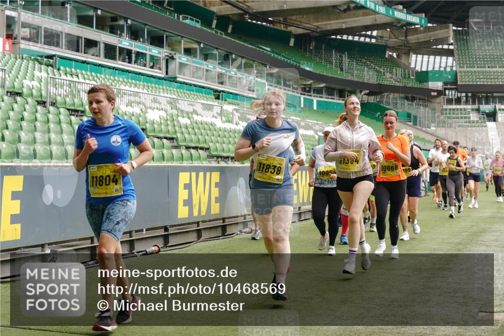 13.09.2026 - 21. swb-Marathon Bremen Michael Burmester http://msf.ph/oto/10468569 13.09.2026 10:36:06 Laufen im Stadion 10092, 10093, 10144, 10152, 10153, 10154, 10157, 10160, 10173, 10175, 10181, 10182, 10185, 10187, 10195, 10198, 10237, 10245, 10251, 10257, 10263, 10272, 10275, 10278, 10291, 10296, 10306, 10309, 10338, 10357, 10369, 10377, 10382, 10390, 10403, 10409, 10411, 10420, 10427, 10429, 10439, 10473, 10477, 10481, 10485, 10492, 10497, 10528, 10531, 10559, 10560, 10569, 10607, 10613, 10617, 10633, 10636, 10647, 10648, 10671, 10672, 10677, 10715, 10928 meine-sportfotos.de