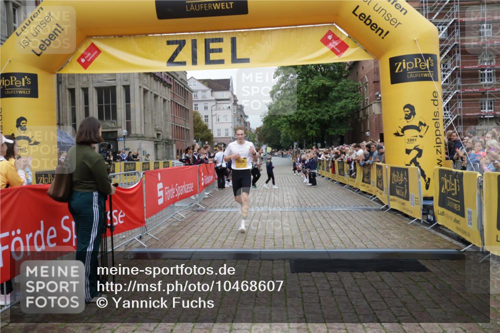 13.09.2026 - Kiel Lauf Yannick Fuchs http://msf.ph/oto/10468607 13.09.2026 10:19:25 Ziel 2539, 2539 meine-sportfotos.de