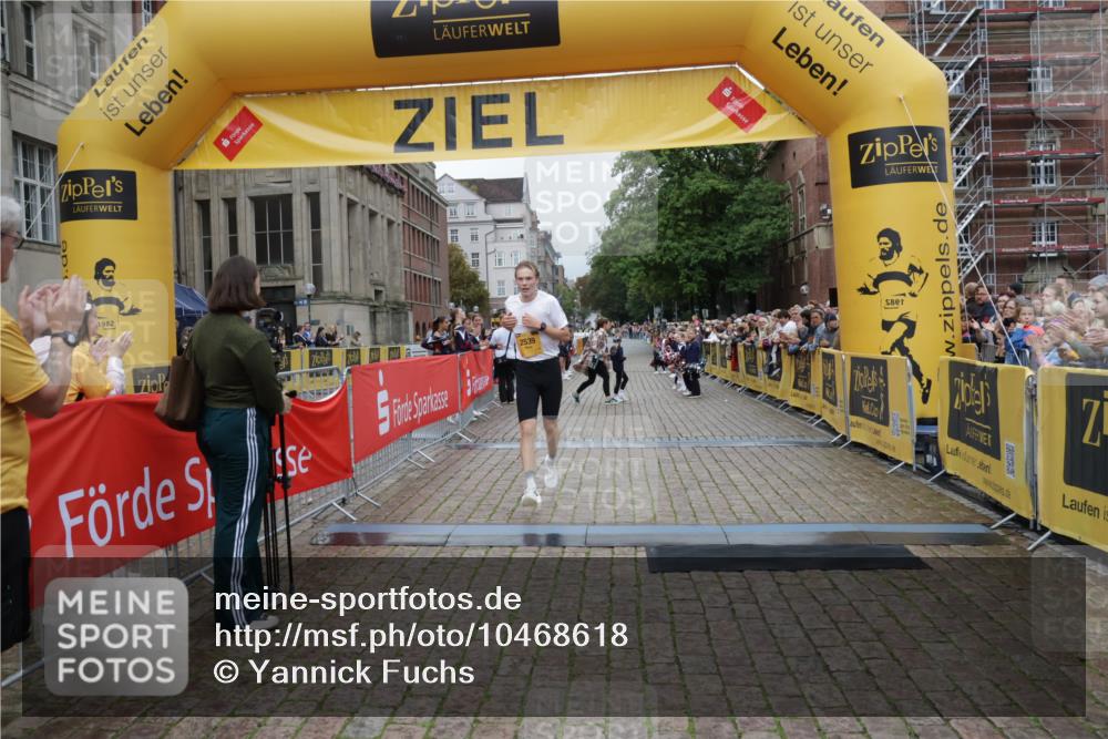 13.09.2026 - Kiel Lauf Yannick Fuchs http://msf.ph/oto/10468618 13.09.2026 10:19:25 Ziel 2539, 2539 meine-sportfotos.de