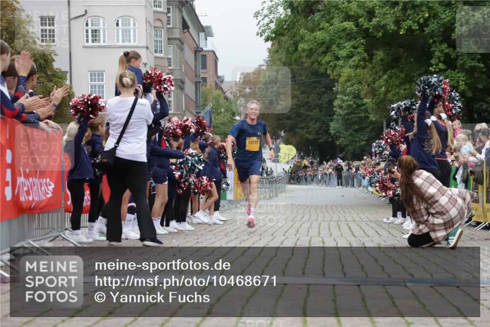 13.09.2026 - Kiel Lauf Yannick Fuchs http://msf.ph/oto/10468671 13.09.2026 10:19:49 Ziel 11615 meine-sportfotos.de