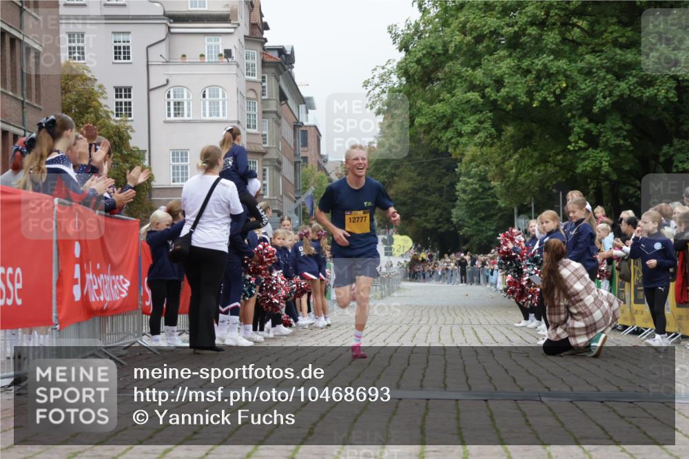 13.09.2026 - Kiel Lauf Yannick Fuchs http://msf.ph/oto/10468693 13.09.2026 10:19:50 Ziel 11615 meine-sportfotos.de