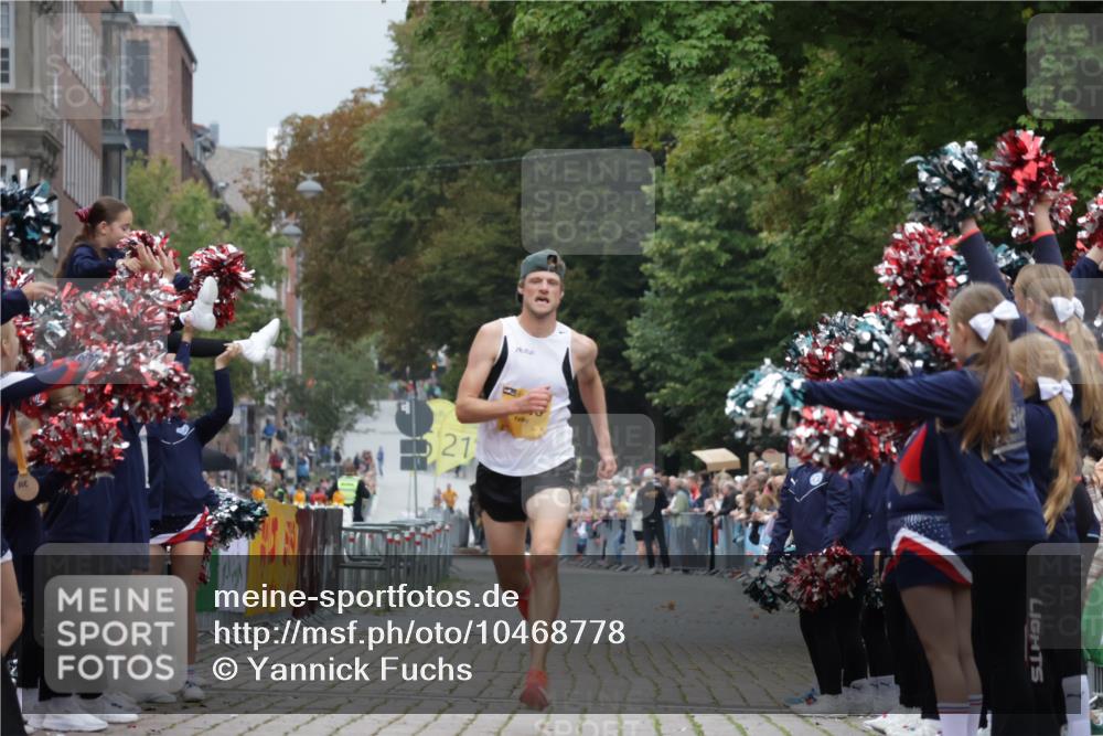 13.09.2026 - Kiel Lauf Yannick Fuchs http://msf.ph/oto/10468778 13.09.2026 10:20:20 Ziel 11615, 6049, 6584, 11615 meine-sportfotos.de