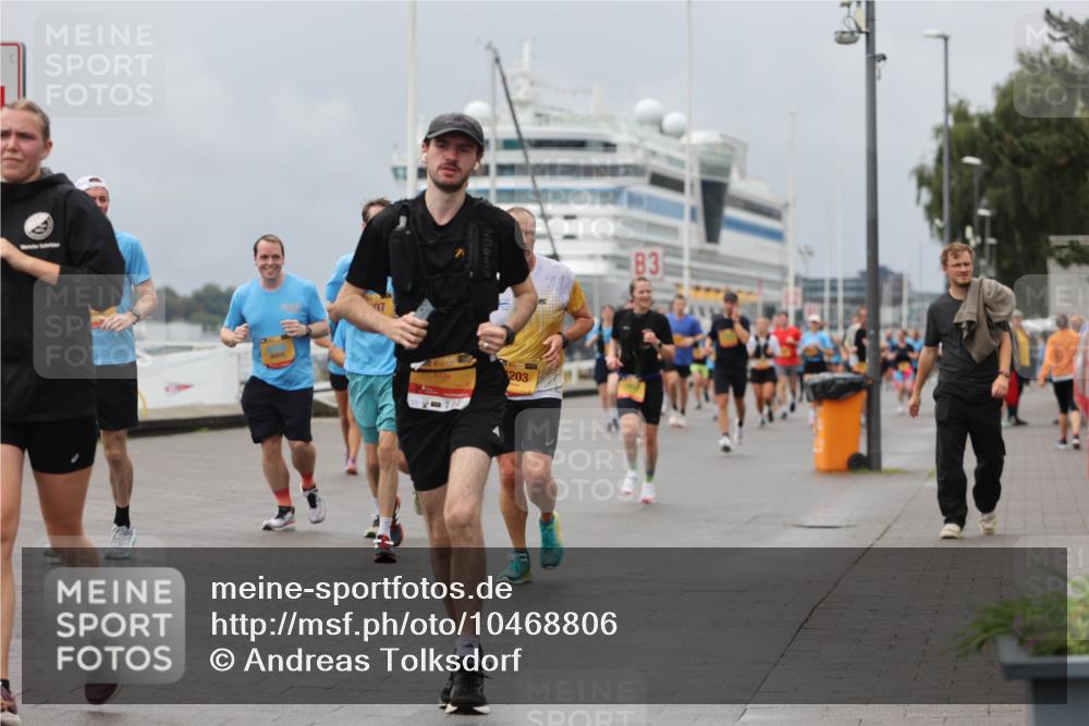 13.09.2026 - Kiel Lauf Andreas Tolksdorf http://msf.ph/oto/10468806 13.09.2026 12:08:52 Kiellinie 38, 203, 3 meine-sportfotos.de