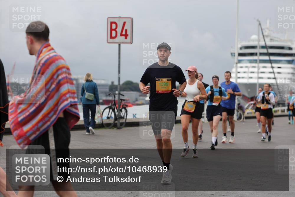 13.09.2026 - Kiel Lauf Andreas Tolksdorf http://msf.ph/oto/10468939 13.09.2026 12:09:02 Kiellinie 4, 14, 38, 1399 meine-sportfotos.de