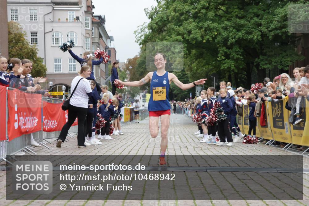 13.09.2026 - Kiel Lauf Yannick Fuchs http://msf.ph/oto/10468942 13.09.2026 10:21:03 Ziel 12149, 6049, 6049, 6584 meine-sportfotos.de