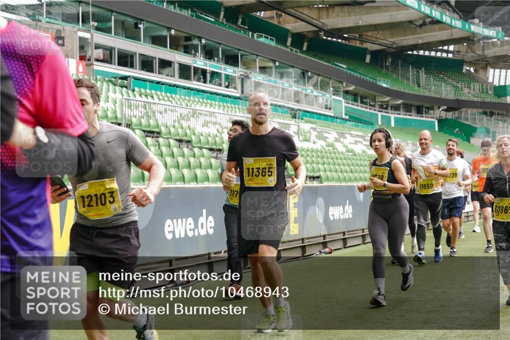 13.09.2026 - 21. swb-Marathon Bremen Michael Burmester http://msf.ph/oto/10468943 13.09.2026 10:36:11 Laufen im Stadion 10092, 10093, 10144, 10152, 10153, 10154, 10157, 10160, 10173, 10175, 10181, 10182, 10185, 10187, 10195, 10198, 10237, 10245, 10251, 10257, 10263, 10272, 10275, 10278, 10291, 10296, 10306, 10309, 10331, 10332, 10338, 10357, 10377, 10382, 10390, 10403, 10409, 10411, 10420, 10427, 10429, 10439, 10473, 10477, 10481, 10492, 10497, 10500, 10528, 10531, 10559, 10560, 10569, 10607, 10613, 10617, 10633, 10636, 10647, 10648, 10671, 10672, 10677, 10715 meine-sportfotos.de