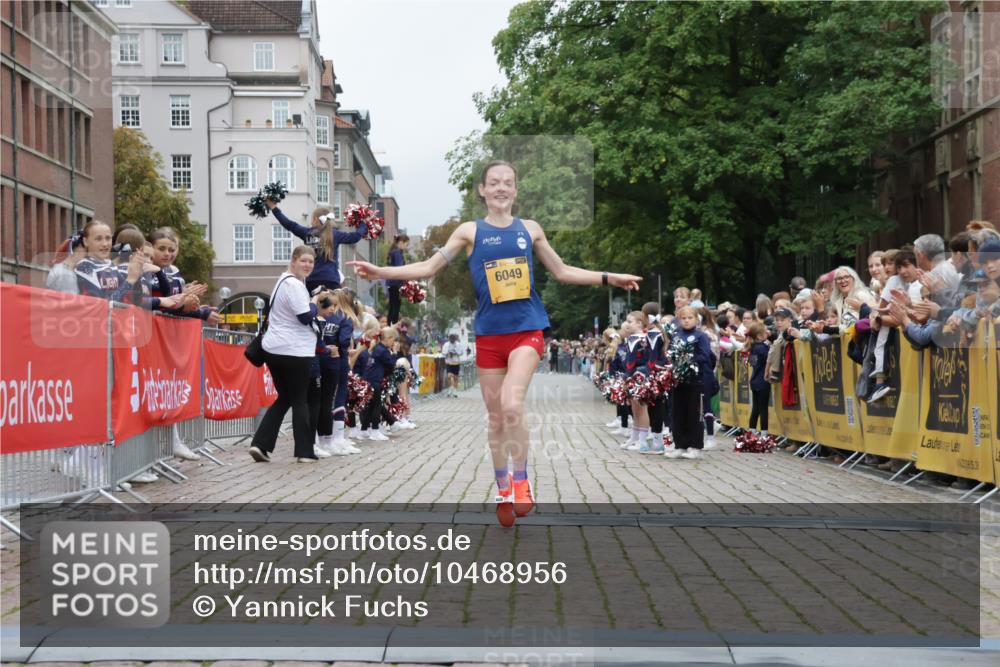 13.09.2026 - Kiel Lauf Yannick Fuchs http://msf.ph/oto/10468956 13.09.2026 10:21:03 Ziel 12149, 6049, 6049, 6584 meine-sportfotos.de