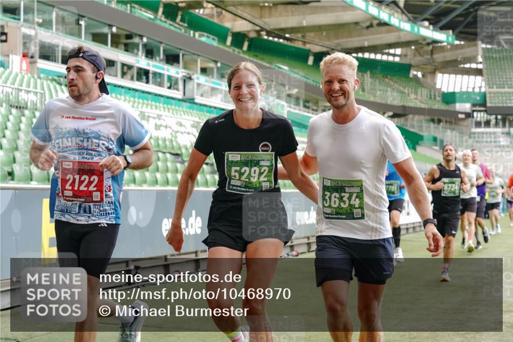 13.09.2026 - 21. swb-Marathon Bremen Michael Burmester http://msf.ph/oto/10468970 13.09.2026 12:57:47 Laufen im Stadion 141, 148, 334, 431, 511, 672, 769, 776, 789, 790, 857, 876, 909, 1010, 1119, 1130, 1191, 1199, 1254, 1281, 1535, 1601, 1642, 1647, 1752, 1809, 1881, 1900, 1931, 1933, 1972, 2040, 2046, 2051, 2075, 2324, 2343, 2371, 2397, 2402, 2423, 2425, 2473, 2493, 2634, 2640, 2671, 2761, 2771, 2807, 2812, 2903, 2904, 3051, 3078, 3138, 3148, 3182, 3186, 3319, 3338, 3450, 3458, 3514, 3534, 3560, 3634, 3655, 3685, 3690, 3695, 3760, 3813, 3866, 3933, 3939, 4101, 4316, 4319 meine-sportfotos.de