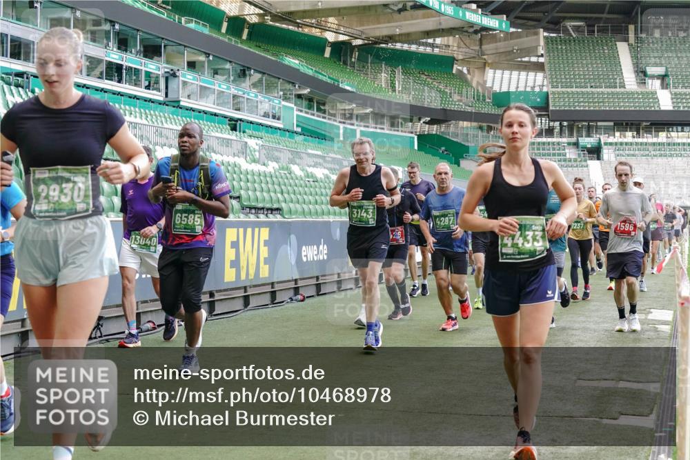 13.09.2026 - 21. swb-Marathon Bremen Michael Burmester http://msf.ph/oto/10468978 13.09.2026 13:13:56 Laufen im Stadion 183, 270, 278, 349, 460, 514, 576, 600, 631, 695, 702, 768, 933, 950, 956, 1005, 1008, 1143, 1286, 1392, 1408, 1426, 1573, 1596, 1641, 1818, 1819, 1991, 2005, 2024, 2035, 2079, 2233, 2264, 2314, 2387, 2412, 2439, 2457, 2461, 2478, 2505, 2521, 2540, 2564, 2612, 2665, 2684, 2693, 2765, 2773, 2792, 2815, 2816, 2829, 2838, 2860, 2884, 2887, 2895, 2921, 2963, 2966, 2972, 2975, 2978, 3016, 3111, 3209, 3253, 3277, 3293, 3304, 3313, 3378, 3405, 3428, 3434, 3653, 3661, 4080 meine-sportfotos.de