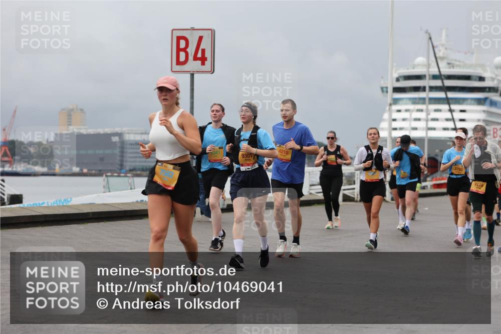 13.09.2026 - Kiel Lauf Andreas Tolksdorf http://msf.ph/oto/10469041 13.09.2026 12:09:04 Kiellinie 4, 9301, 4210, 7793, 7115, 3 meine-sportfotos.de