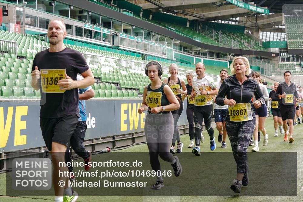 13.09.2026 - 21. swb-Marathon Bremen Michael Burmester http://msf.ph/oto/10469046 13.09.2026 10:36:12 Laufen im Stadion 10092, 10093, 10144, 10152, 10153, 10154, 10157, 10160, 10173, 10175, 10181, 10182, 10185, 10187, 10195, 10198, 10237, 10245, 10251, 10257, 10263, 10272, 10275, 10278, 10291, 10296, 10306, 10309, 10331, 10332, 10338, 10357, 10377, 10382, 10390, 10403, 10409, 10411, 10420, 10427, 10429, 10439, 10473, 10477, 10481, 10492, 10497, 10500, 10528, 10531, 10559, 10560, 10569, 10607, 10613, 10617, 10633, 10636, 10647, 10648, 10659, 10671, 10672, 10677, 10715 meine-sportfotos.de