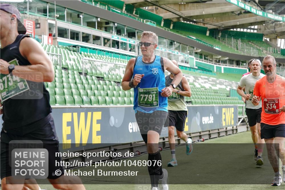 13.09.2026 - 21. swb-Marathon Bremen Michael Burmester http://msf.ph/oto/10469076 13.09.2026 12:57:50 Laufen im Stadion 141, 148, 334, 431, 511, 672, 769, 776, 789, 790, 857, 909, 1010, 1119, 1130, 1191, 1199, 1254, 1281, 1535, 1601, 1642, 1647, 1752, 1809, 1881, 1900, 1931, 1933, 1972, 2040, 2046, 2051, 2075, 2324, 2343, 2371, 2397, 2402, 2423, 2425, 2473, 2493, 2634, 2640, 2671, 2761, 2771, 2807, 2812, 2903, 2904, 3051, 3078, 3138, 3148, 3182, 3186, 3319, 3338, 3450, 3458, 3514, 3534, 3560, 3634, 3655, 3685, 3690, 3695, 3760, 3813, 3866, 3933, 3939, 4101, 4316, 4319 meine-sportfotos.de