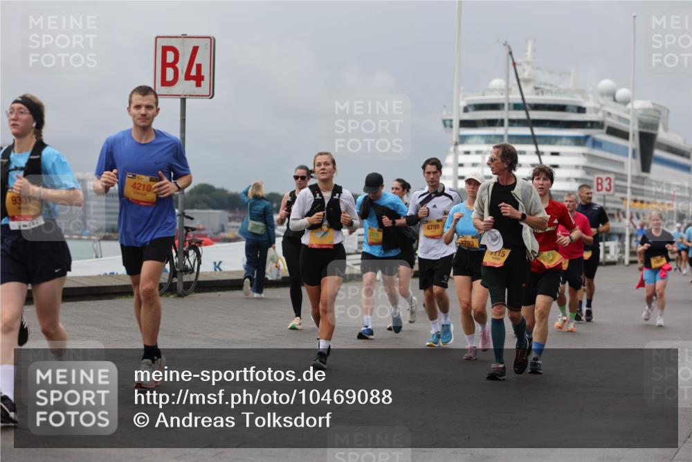 13.09.2026 - Kiel Lauf Andreas Tolksdorf http://msf.ph/oto/10469088 13.09.2026 12:09:06 Kiellinie 5, 439, 4, 9301, 4210, 4799, 3376, 7793, 115, 3, 1817 meine-sportfotos.de