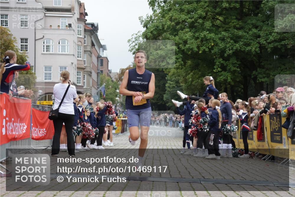 13.09.2026 - Kiel Lauf Yannick Fuchs http://msf.ph/oto/10469117 13.09.2026 10:21:41 Ziel 3788, 12149, 9681, 12148, 12149 meine-sportfotos.de