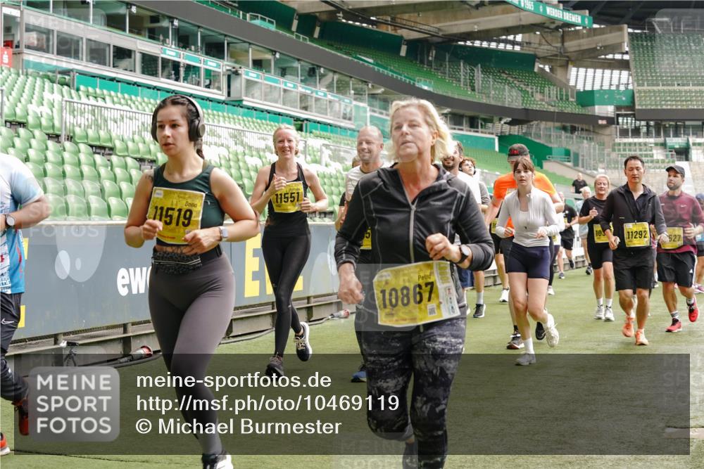 13.09.2026 - 21. swb-Marathon Bremen Michael Burmester http://msf.ph/oto/10469119 13.09.2026 10:36:13 Laufen im Stadion 10092, 10093, 10144, 10152, 10153, 10154, 10157, 10160, 10173, 10175, 10181, 10182, 10185, 10186, 10187, 10195, 10198, 10237, 10245, 10251, 10257, 10263, 10272, 10275, 10278, 10291, 10296, 10306, 10309, 10331, 10332, 10338, 10357, 10377, 10382, 10390, 10403, 10409, 10411, 10420, 10427, 10429, 10439, 10473, 10477, 10481, 10492, 10497, 10500, 10528, 10531, 10559, 10560, 10569, 10607, 10613, 10617, 10633, 10636, 10647, 10648, 10659, 10671, 10672, 10677, 10715 meine-sportfotos.de