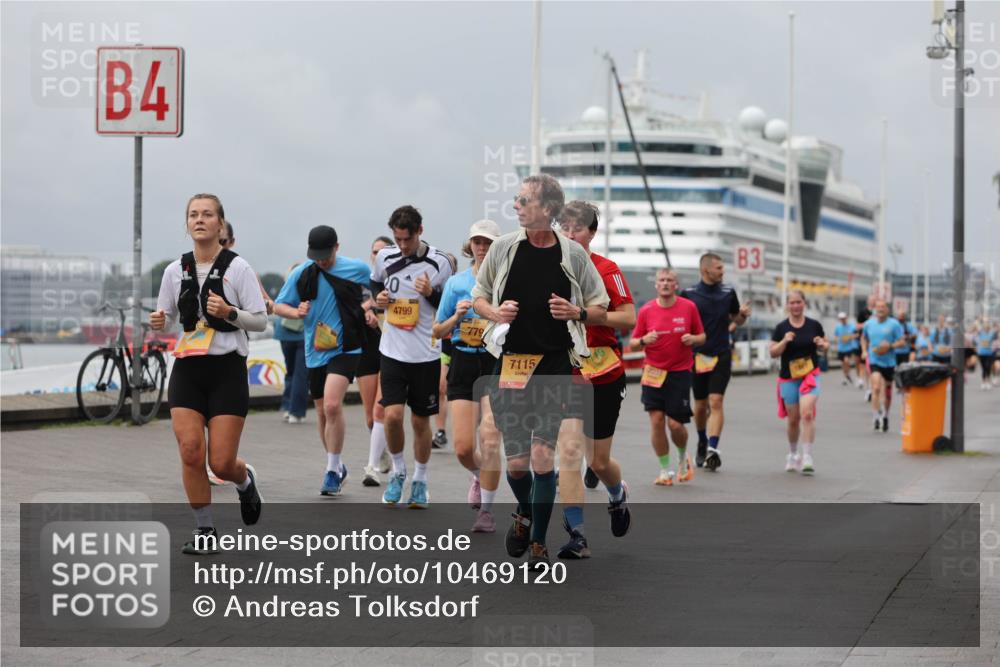 13.09.2026 - Kiel Lauf Andreas Tolksdorf http://msf.ph/oto/10469120 13.09.2026 12:09:08 Kiellinie 4, 4799, 7115, 2231, 3 meine-sportfotos.de