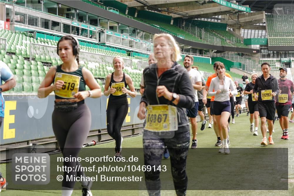 13.09.2026 - 21. swb-Marathon Bremen Michael Burmester http://msf.ph/oto/10469143 13.09.2026 10:36:13 Laufen im Stadion 10092, 10093, 10144, 10152, 10153, 10154, 10157, 10160, 10173, 10175, 10181, 10182, 10185, 10186, 10187, 10195, 10198, 10237, 10245, 10251, 10257, 10263, 10272, 10275, 10278, 10291, 10296, 10306, 10309, 10331, 10332, 10338, 10357, 10377, 10382, 10390, 10403, 10409, 10411, 10420, 10427, 10429, 10439, 10473, 10477, 10481, 10492, 10497, 10500, 10528, 10531, 10559, 10560, 10569, 10607, 10613, 10617, 10633, 10636, 10647, 10648, 10659, 10671, 10672, 10677, 10715 meine-sportfotos.de